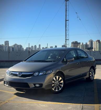HONDA CIVIC 1.8 LXL SE 16V FLEX 4P AUTOMÁTICO HONDA CIVIC 1.8 LXL SE 16V FLEX 4P AUTOMÁTICO